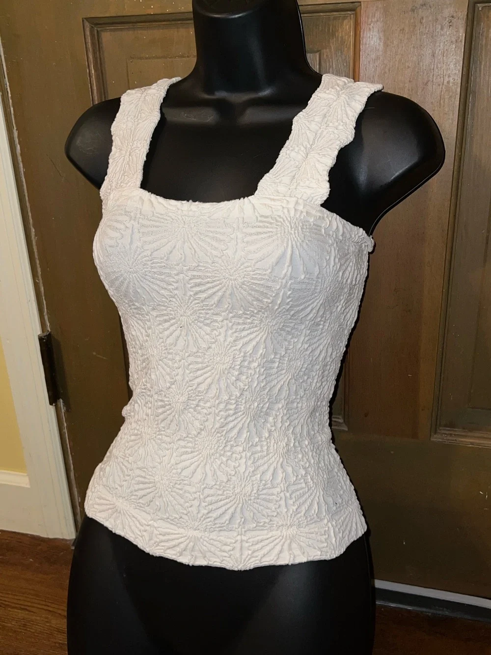 Altar'd State Intimate Blaire Seamless Cream Floral Square Neck Tank Size S/M - Picture 3 of 7